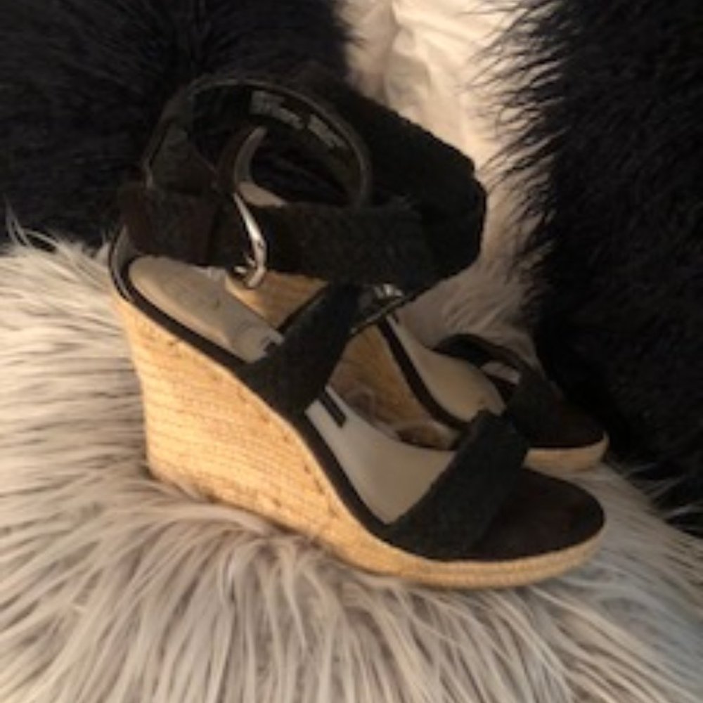 WEDGE SANDALS